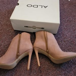 Aldo  size 6.5 new mauve calf boot